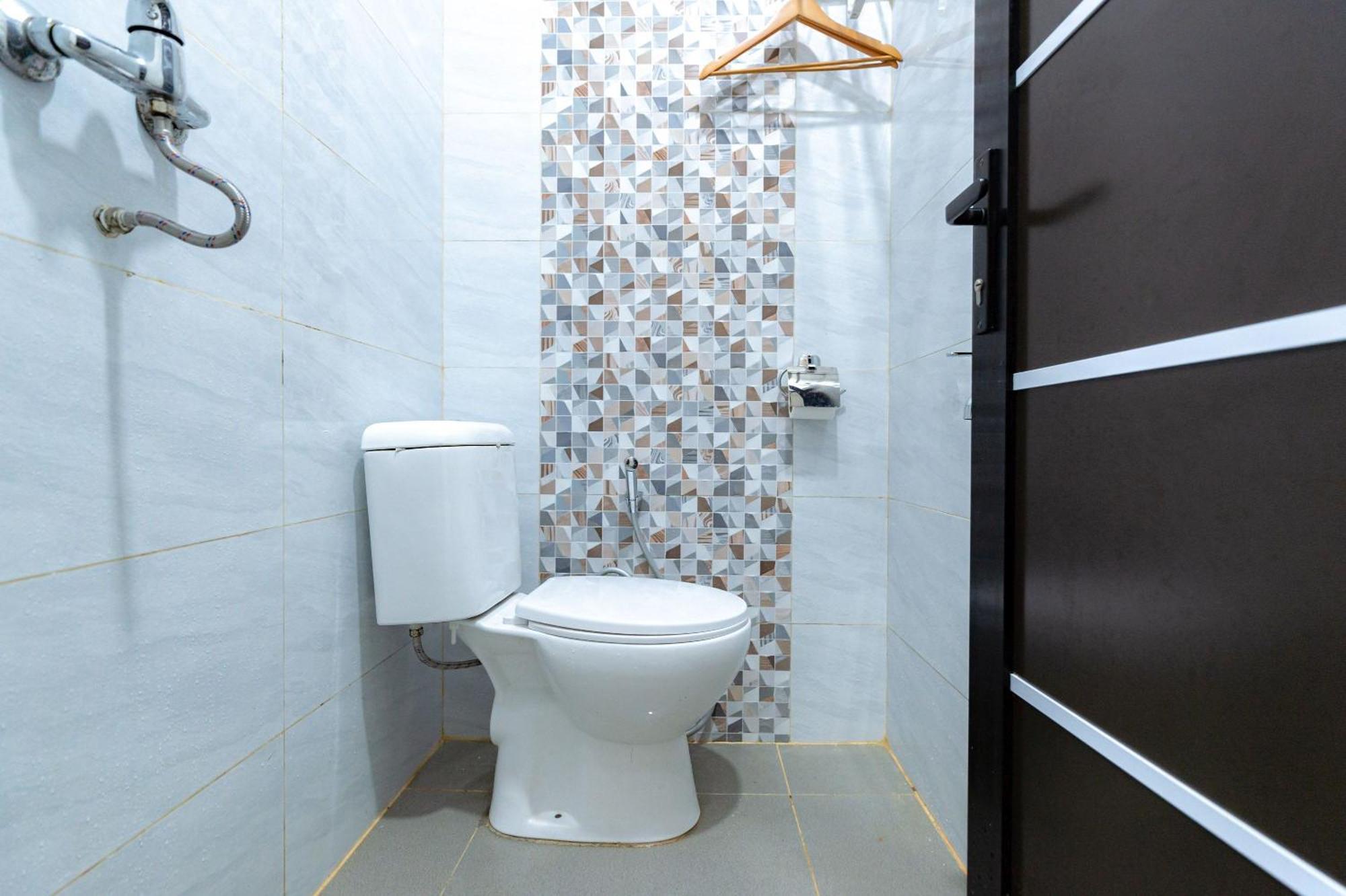 Urbanview Hotel R House Batam By Reddoorz الغرفة الصورة