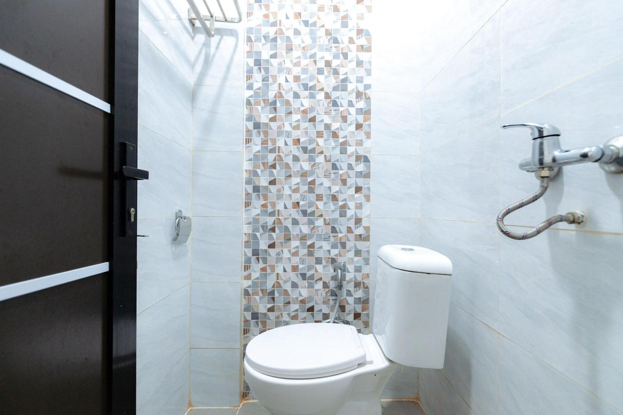 Urbanview Hotel R House Batam By Reddoorz الغرفة الصورة